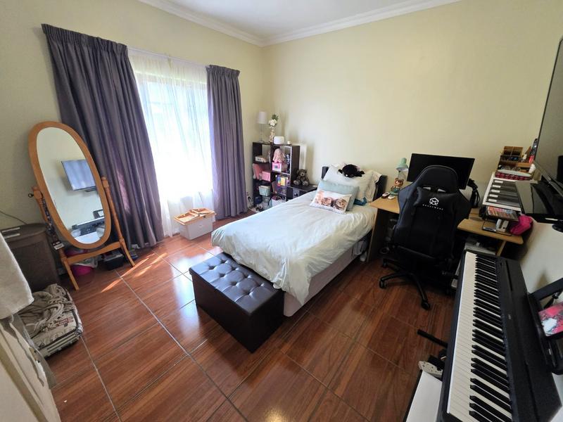 5 Bedroom Property for Sale in Sinoville Gauteng