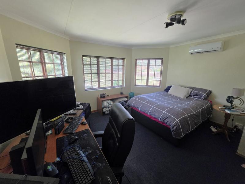 5 Bedroom Property for Sale in Sinoville Gauteng