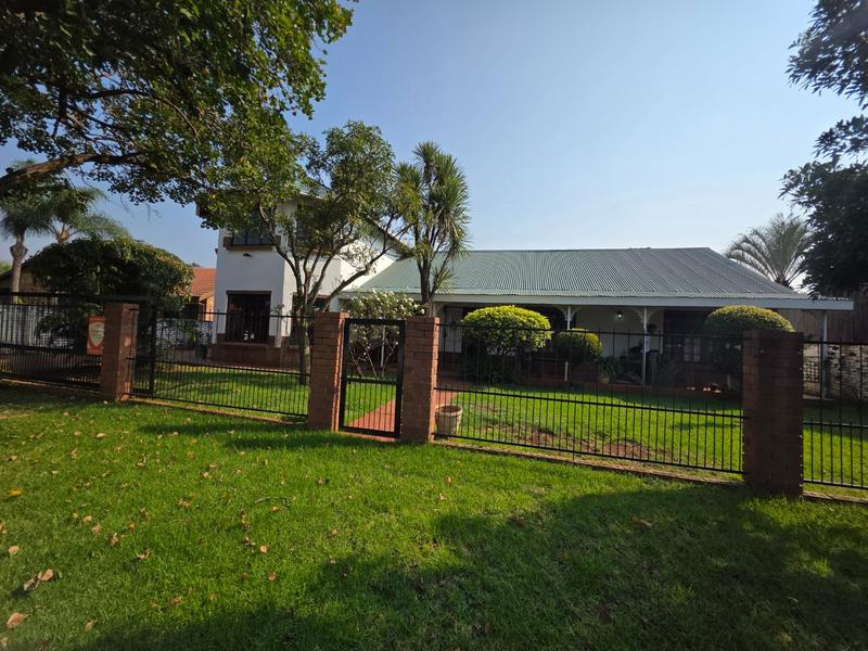 5 Bedroom Property for Sale in Sinoville Gauteng