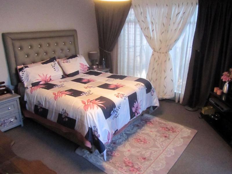 5 Bedroom Property for Sale in Sunward Park Gauteng