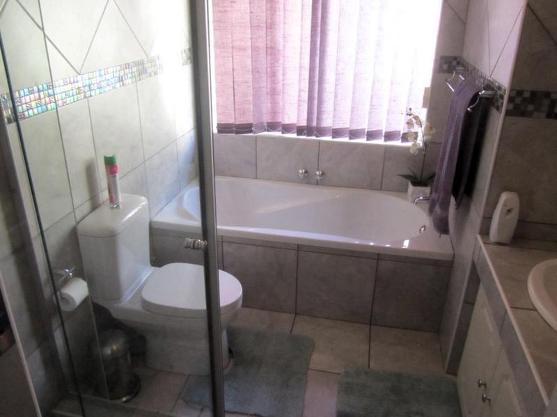 5 Bedroom Property for Sale in Sunward Park Gauteng