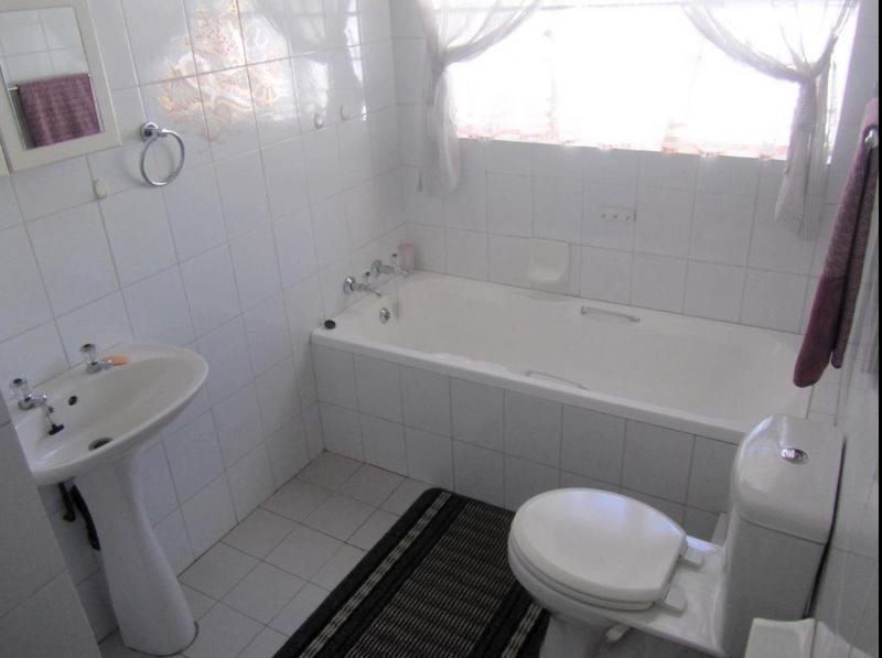 5 Bedroom Property for Sale in Sunward Park Gauteng