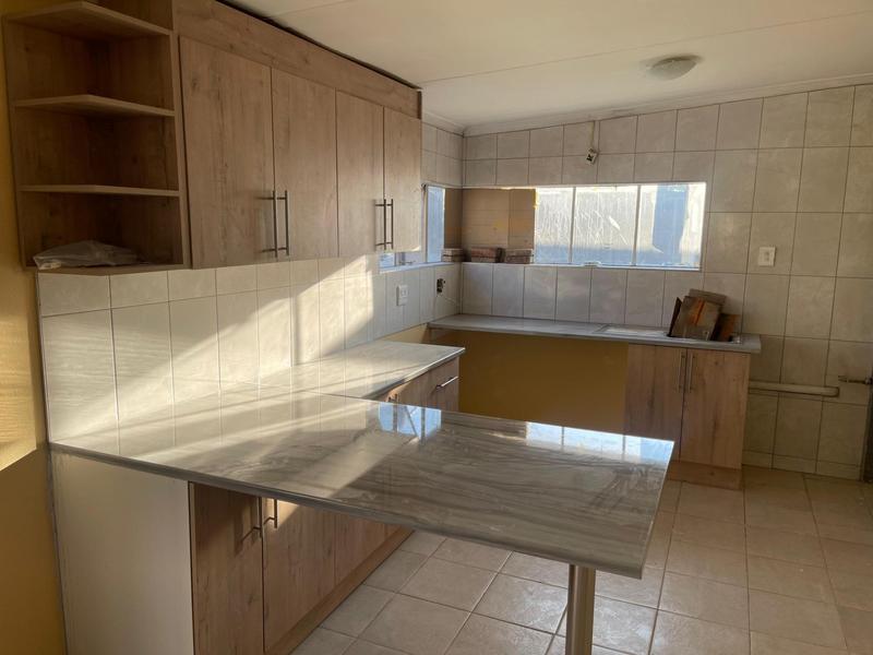 To Let 2 Bedroom Property for Rent in Marlands Gauteng