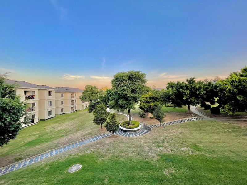 To Let 2 Bedroom Property for Rent in Broadacres Gauteng