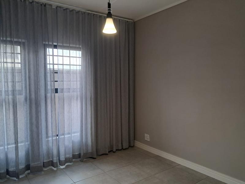 To Let 3 Bedroom Property for Rent in Waterfall Gauteng