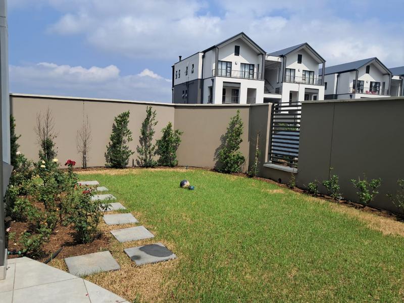 To Let 3 Bedroom Property for Rent in Waterfall Gauteng