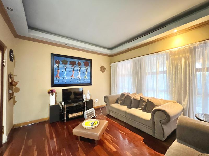 7 Bedroom Property for Sale in Buccleuch Gauteng