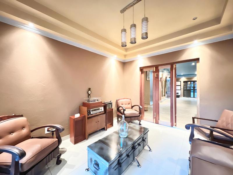 7 Bedroom Property for Sale in Buccleuch Gauteng