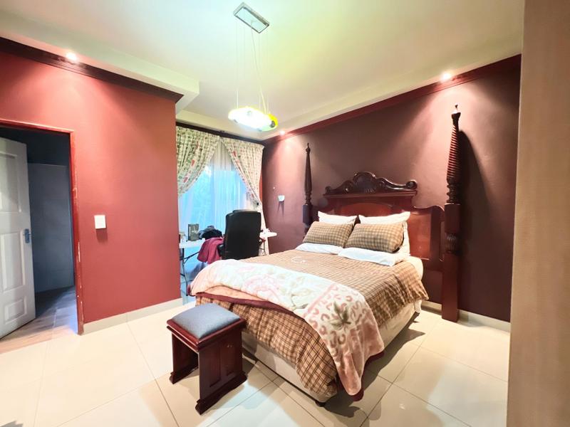 7 Bedroom Property for Sale in Buccleuch Gauteng