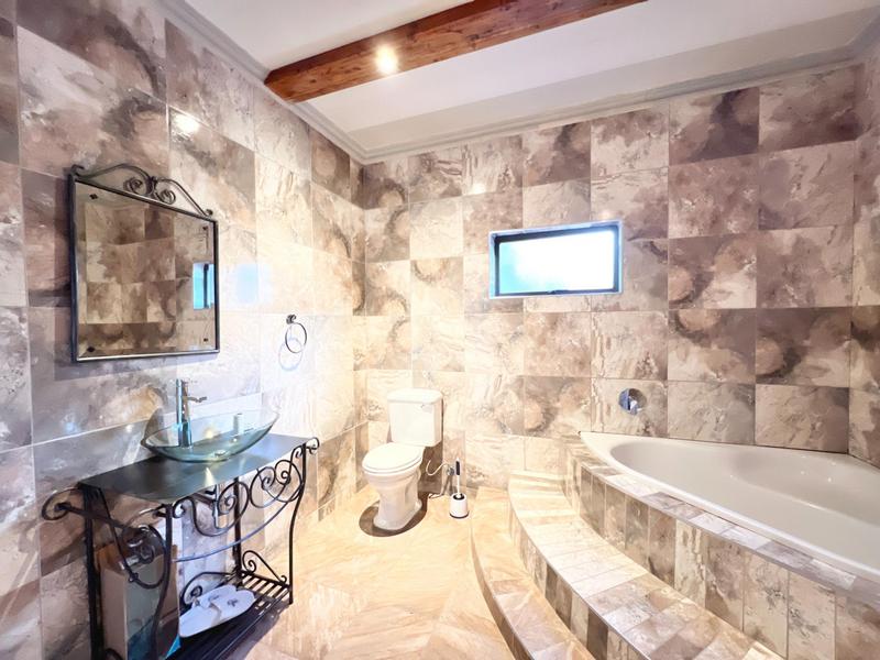 7 Bedroom Property for Sale in Buccleuch Gauteng