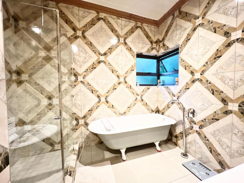 7 Bedroom Property for Sale in Buccleuch Gauteng