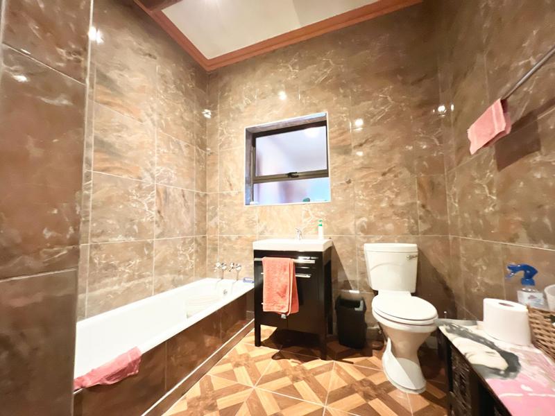 7 Bedroom Property for Sale in Buccleuch Gauteng