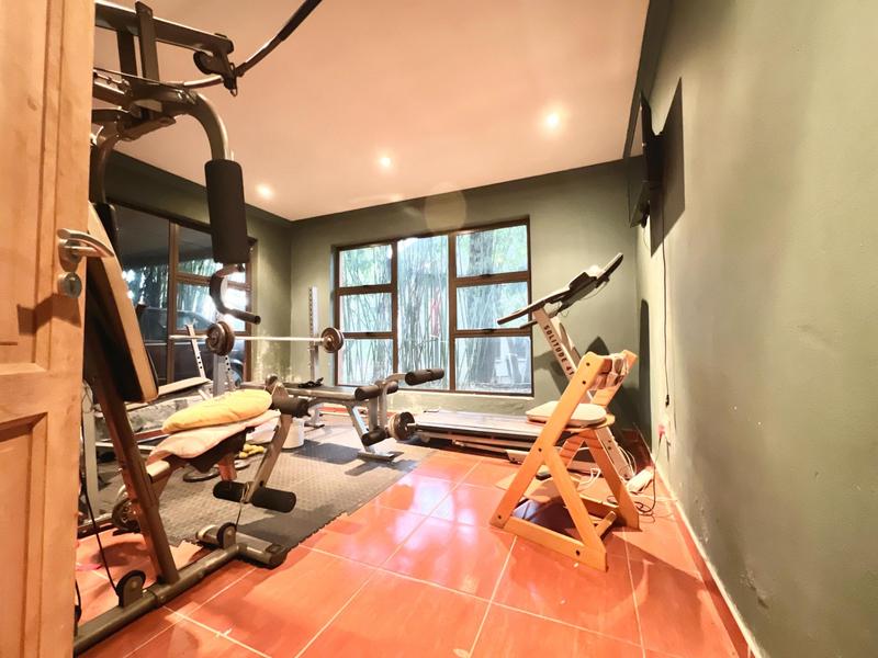 7 Bedroom Property for Sale in Buccleuch Gauteng