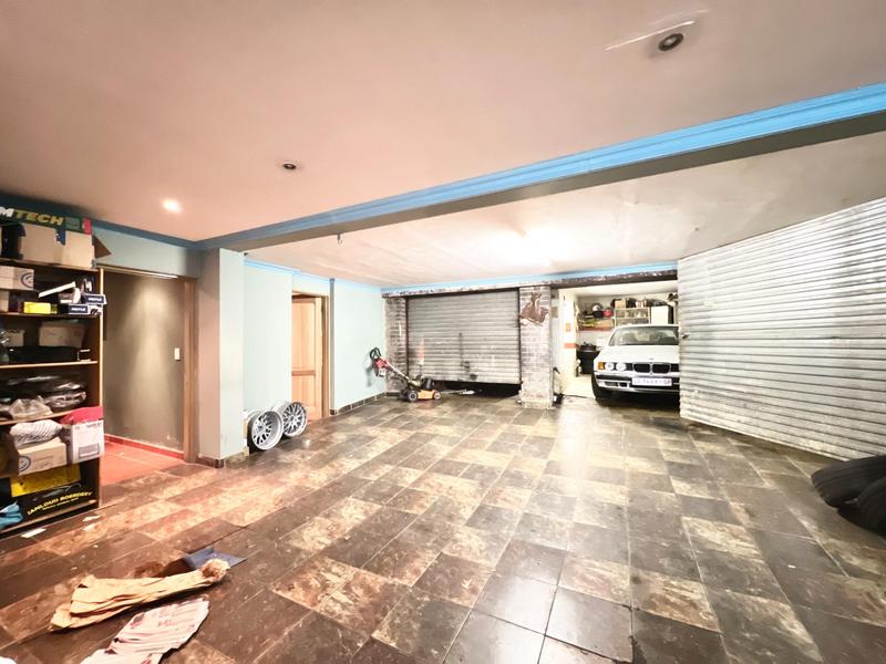 7 Bedroom Property for Sale in Buccleuch Gauteng
