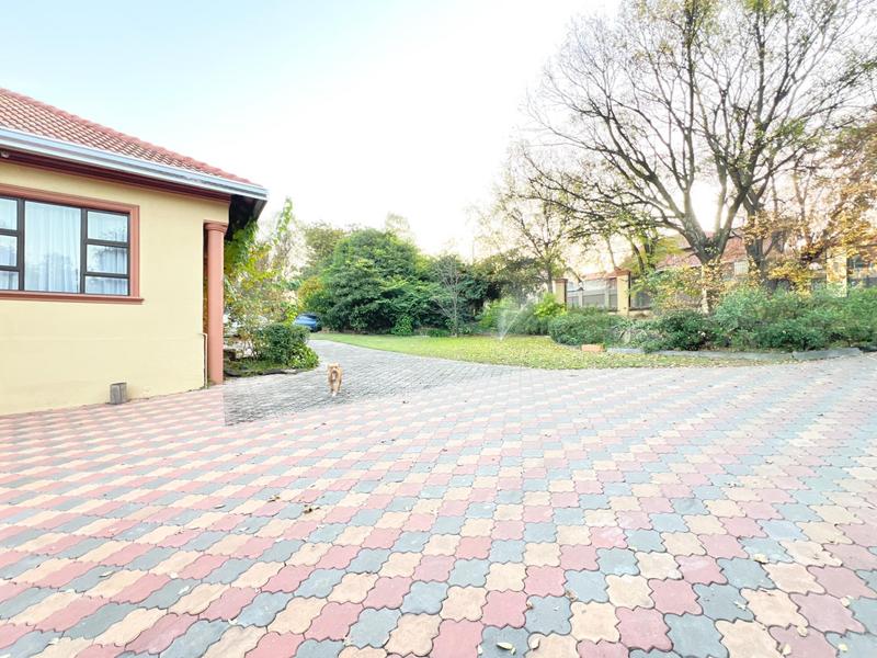 7 Bedroom Property for Sale in Buccleuch Gauteng