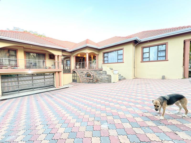 7 Bedroom Property for Sale in Buccleuch Gauteng