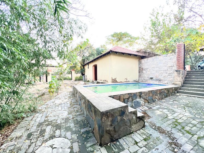 7 Bedroom Property for Sale in Buccleuch Gauteng