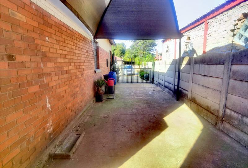3 Bedroom Property for Sale in Daggafontein Gauteng