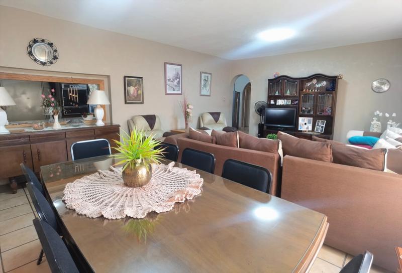 7 Bedroom Property for Sale in Petersfield Gauteng