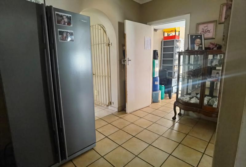 7 Bedroom Property for Sale in Petersfield Gauteng