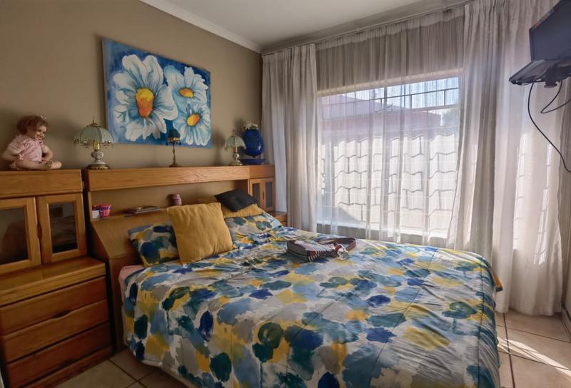 7 Bedroom Property for Sale in Petersfield Gauteng
