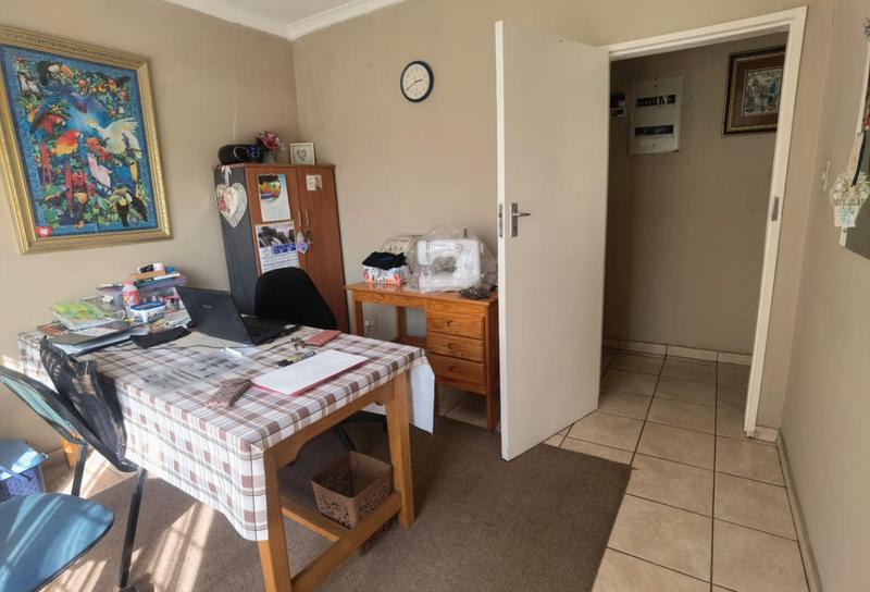 7 Bedroom Property for Sale in Petersfield Gauteng