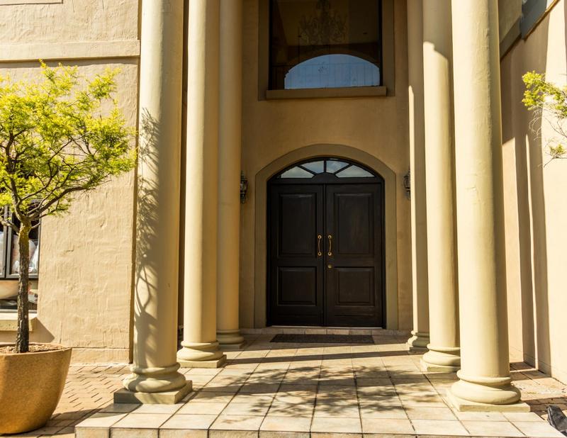 6 Bedroom Property for Sale in Beverley Gauteng