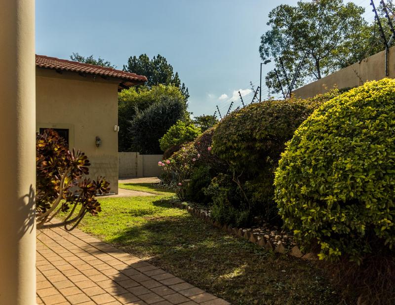 6 Bedroom Property for Sale in Beverley Gauteng