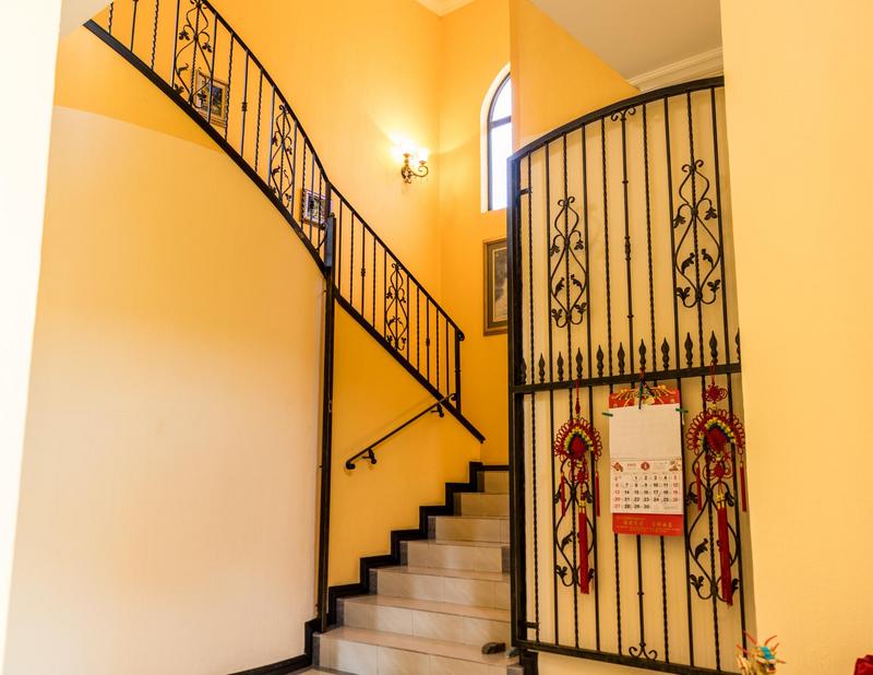 6 Bedroom Property for Sale in Beverley Gauteng