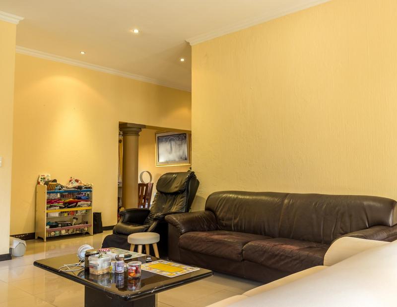 6 Bedroom Property for Sale in Beverley Gauteng