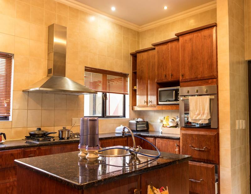 6 Bedroom Property for Sale in Beverley Gauteng