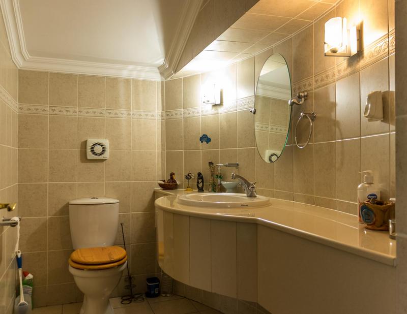 6 Bedroom Property for Sale in Beverley Gauteng