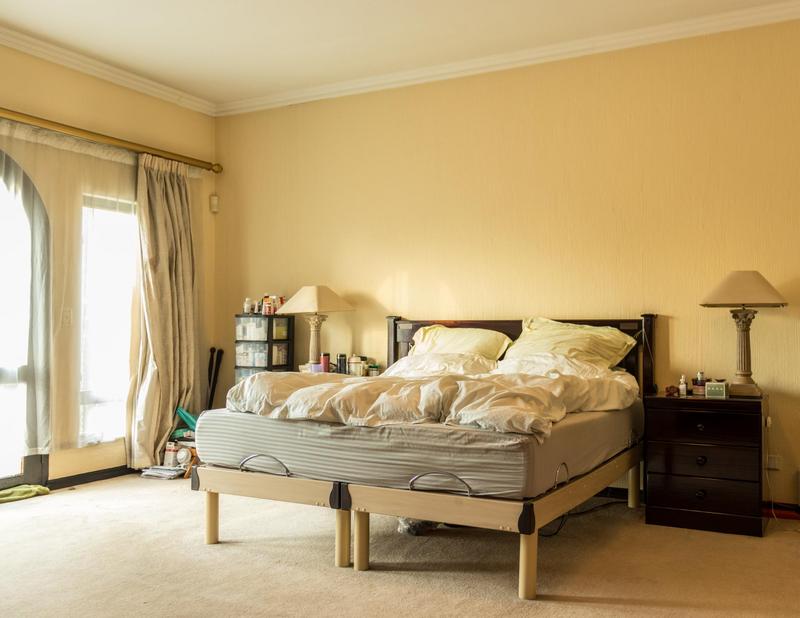 6 Bedroom Property for Sale in Beverley Gauteng