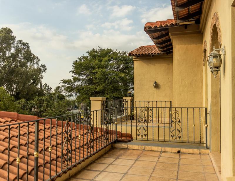 6 Bedroom Property for Sale in Beverley Gauteng