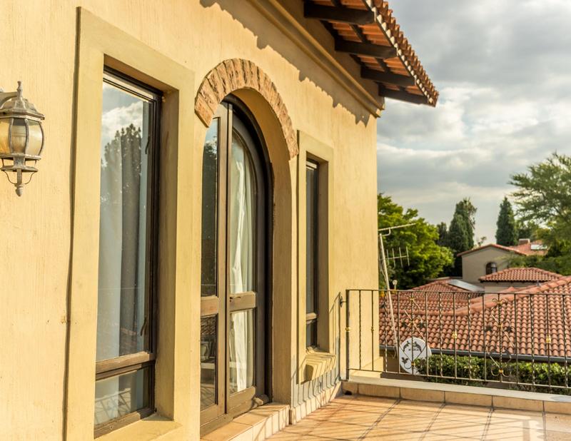 6 Bedroom Property for Sale in Beverley Gauteng