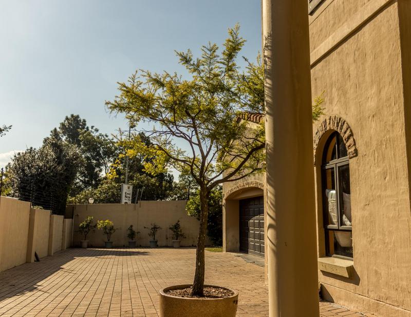 6 Bedroom Property for Sale in Beverley Gauteng