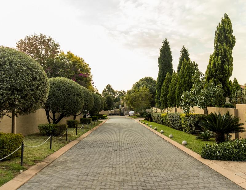 6 Bedroom Property for Sale in Beverley Gauteng
