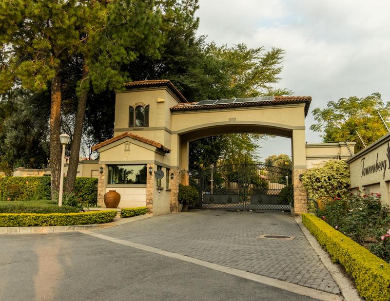6 Bedroom Property for Sale in Beverley Gauteng