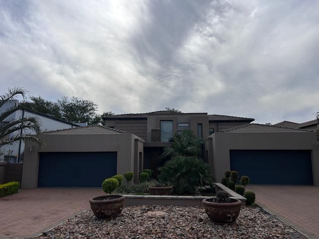 5 Bedroom Property for Sale in Zambezi Country Estate Gauteng