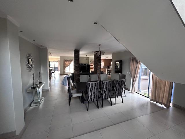 5 Bedroom Property for Sale in Zambezi Country Estate Gauteng