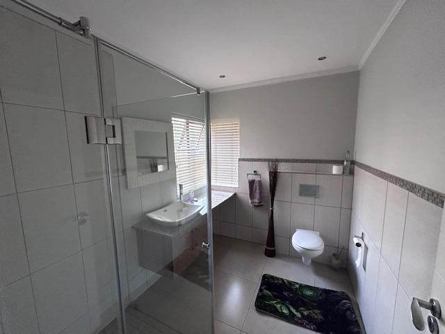 5 Bedroom Property for Sale in Zambezi Country Estate Gauteng