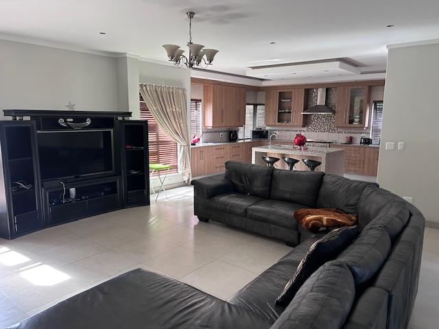 5 Bedroom Property for Sale in Zambezi Country Estate Gauteng