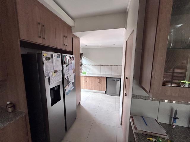 5 Bedroom Property for Sale in Zambezi Country Estate Gauteng