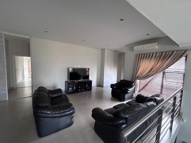 5 Bedroom Property for Sale in Zambezi Country Estate Gauteng