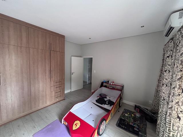 5 Bedroom Property for Sale in Zambezi Country Estate Gauteng