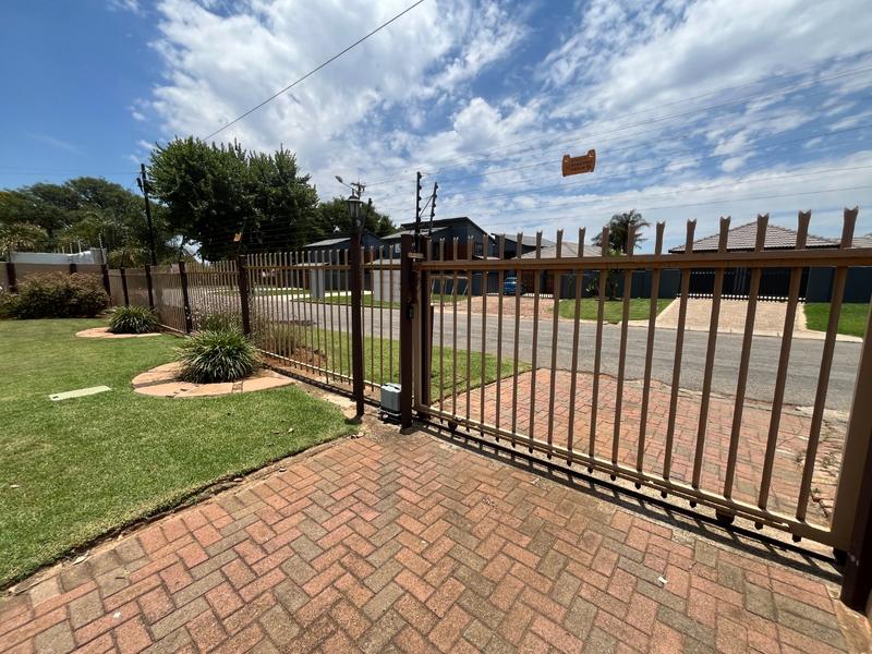 3 Bedroom Property for Sale in Greenhills Gauteng