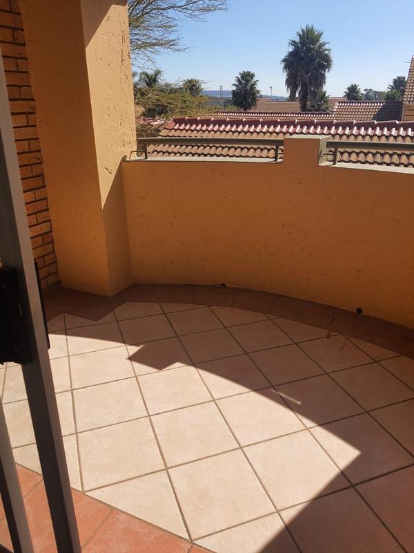 To Let 2 Bedroom Property for Rent in Mooikloof Ridge Gauteng
