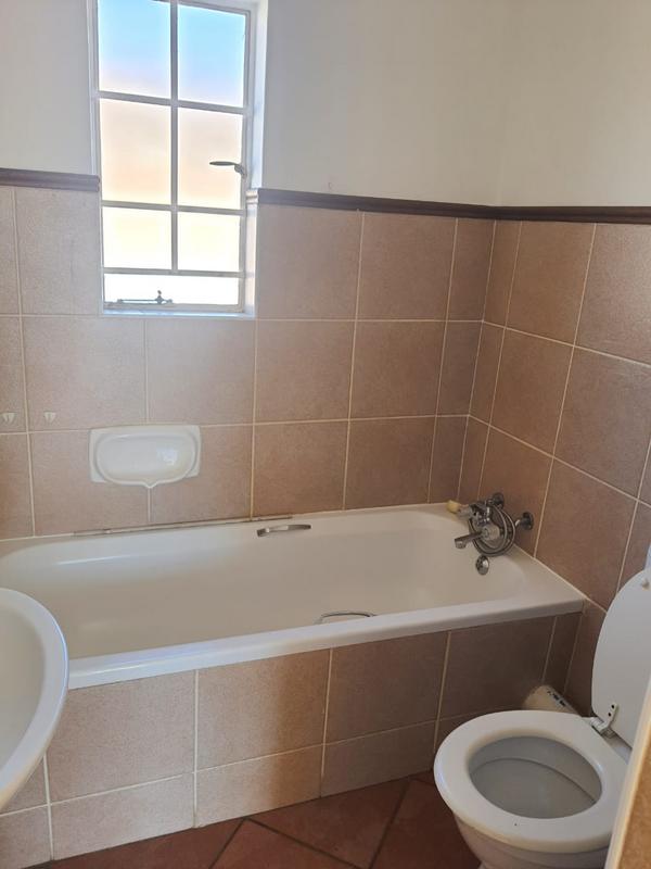 To Let 2 Bedroom Property for Rent in Mooikloof Ridge Gauteng