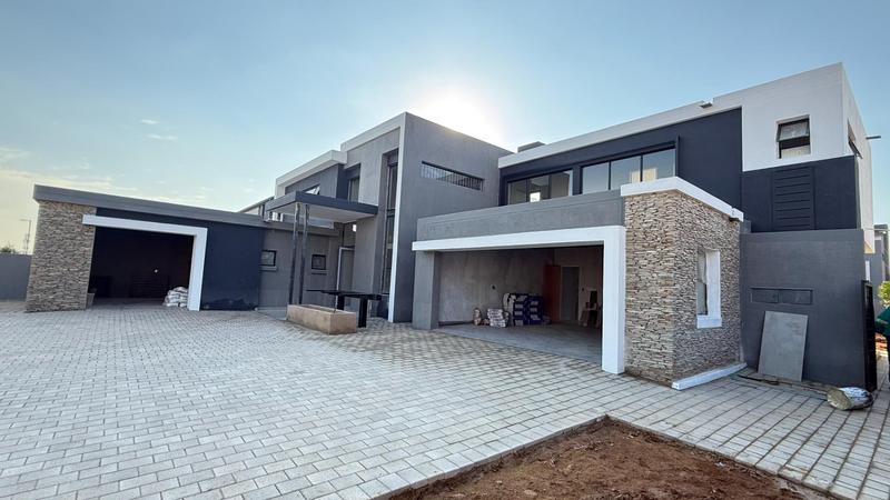 4 Bedroom Property for Sale in Midstream Heights Gauteng