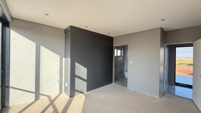 4 Bedroom Property for Sale in Midstream Heights Gauteng